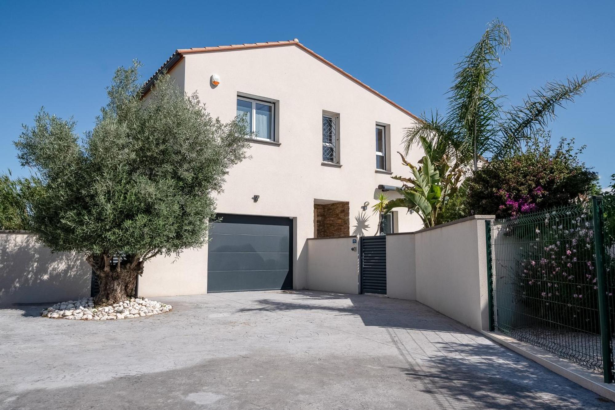 Les Villas Black&White Palau-del-Vidre Exterior foto